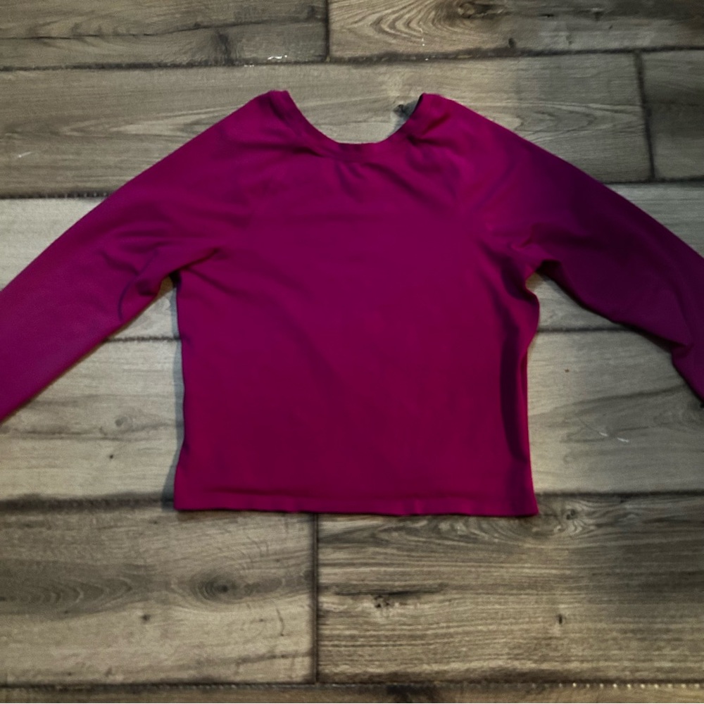 Lululemon LA keyhole reversible long sleeve in ripened raspberry - Picture 2 of 8